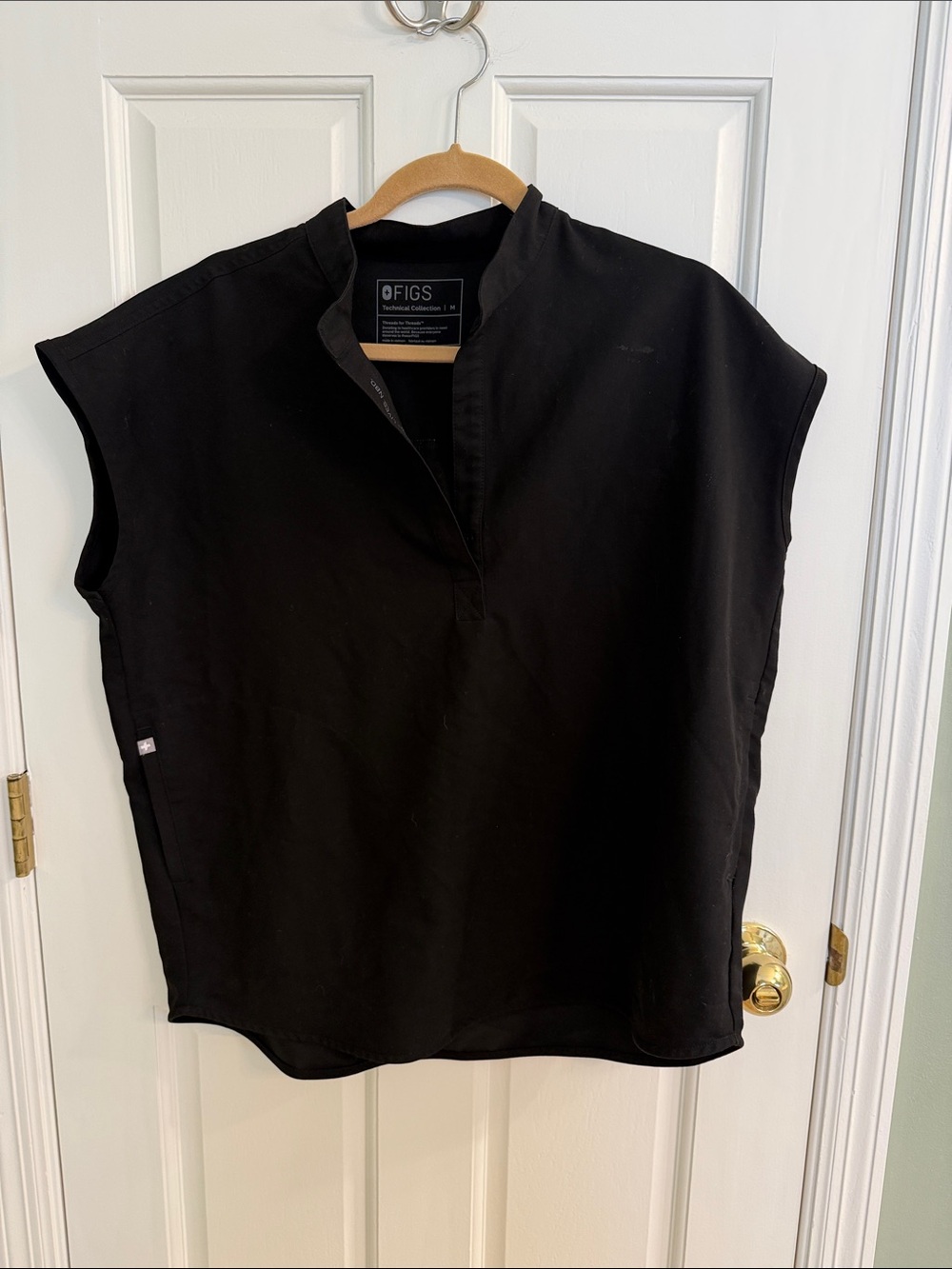 Figs Black Sleeveless Medical Tunic Top